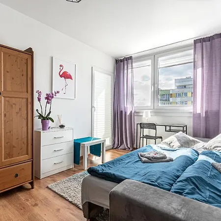 New Cozy Flat Near City Center Selfcheck 3
